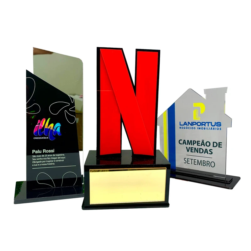 Troféu acrílico simples